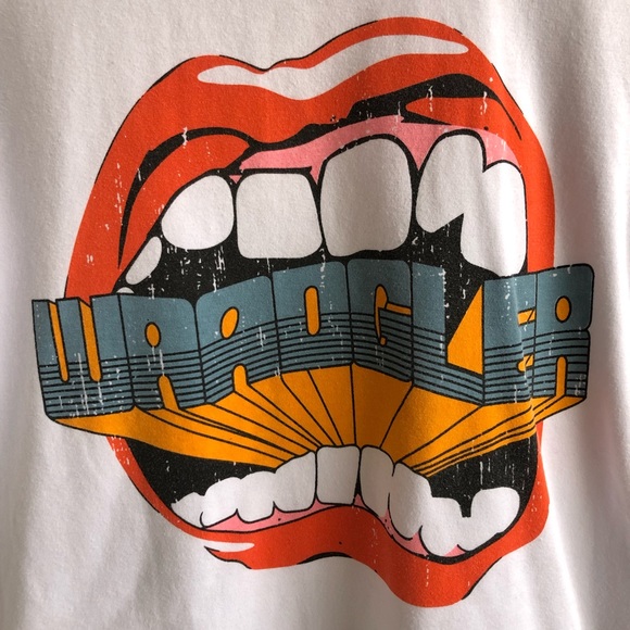 Graphic T-shirt - Picture 5 of 6